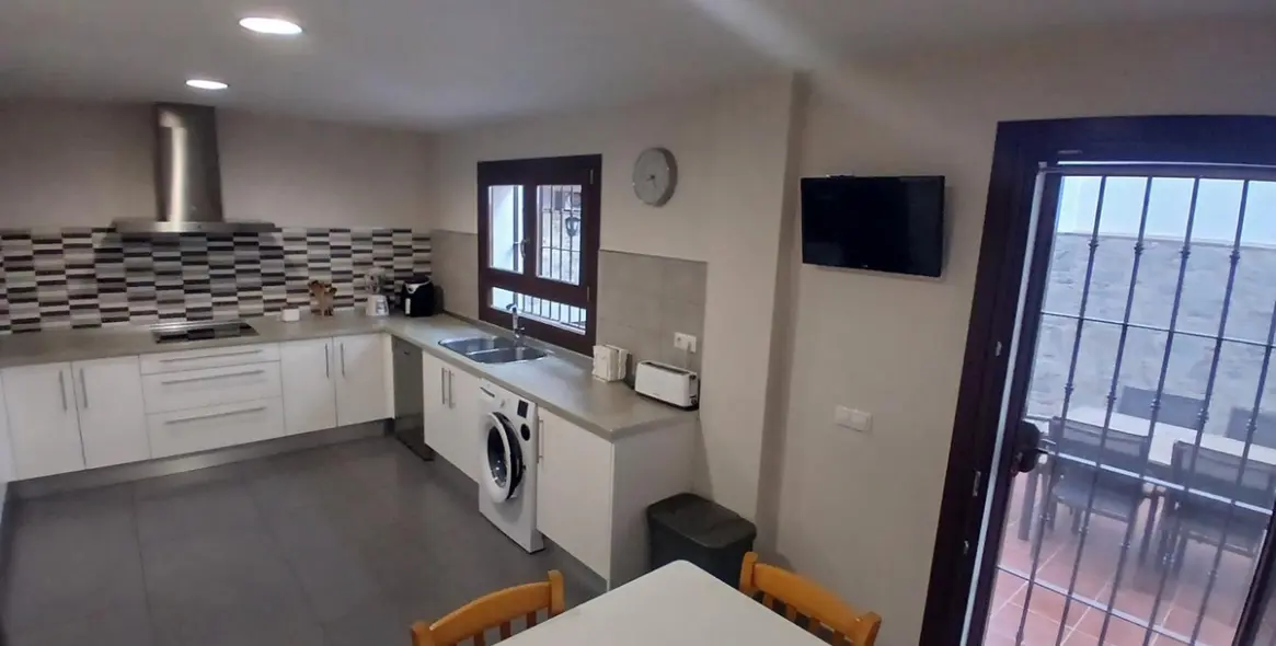 Продажа  отдельно стоящей виллы в Los Pacos 14