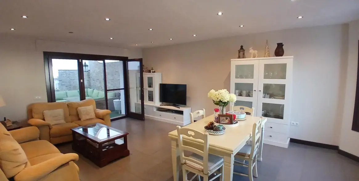 Продажа  отдельно стоящей виллы в Los Pacos 22