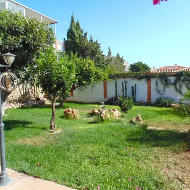Продажа  отдельно стоящей виллы в Benalmadena