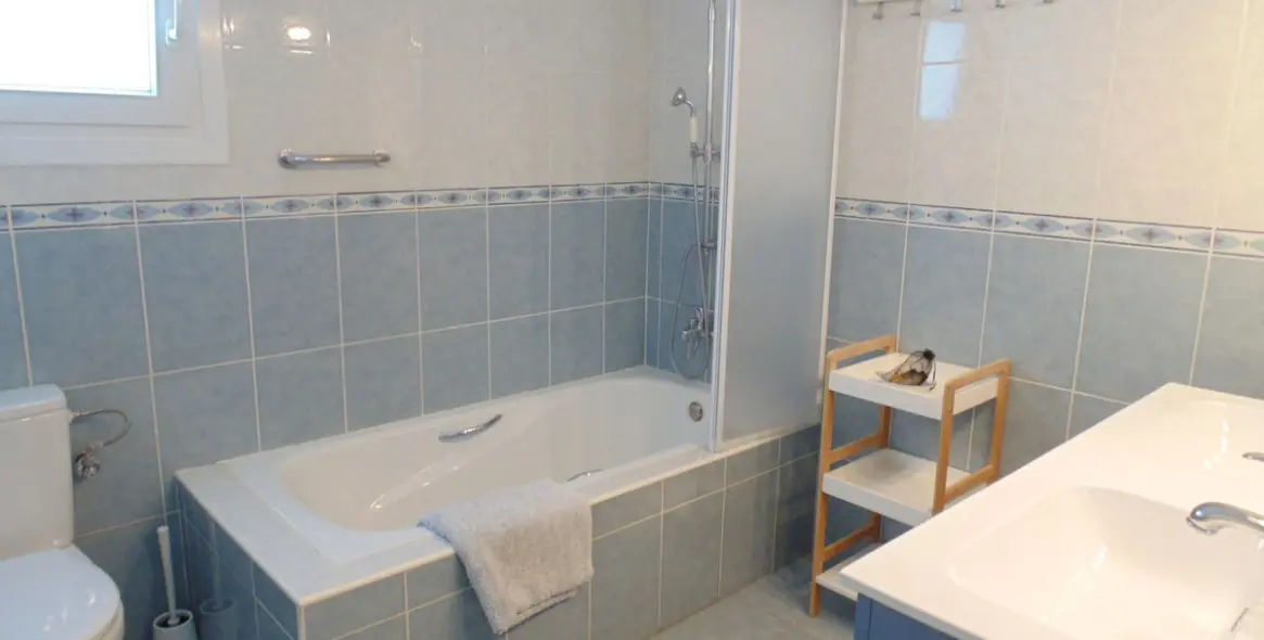 Продажа  отдельно стоящей виллы в Benalmadena 11