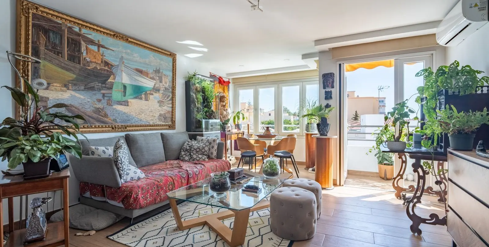 Sale of middle floor apartment in El Palo 2