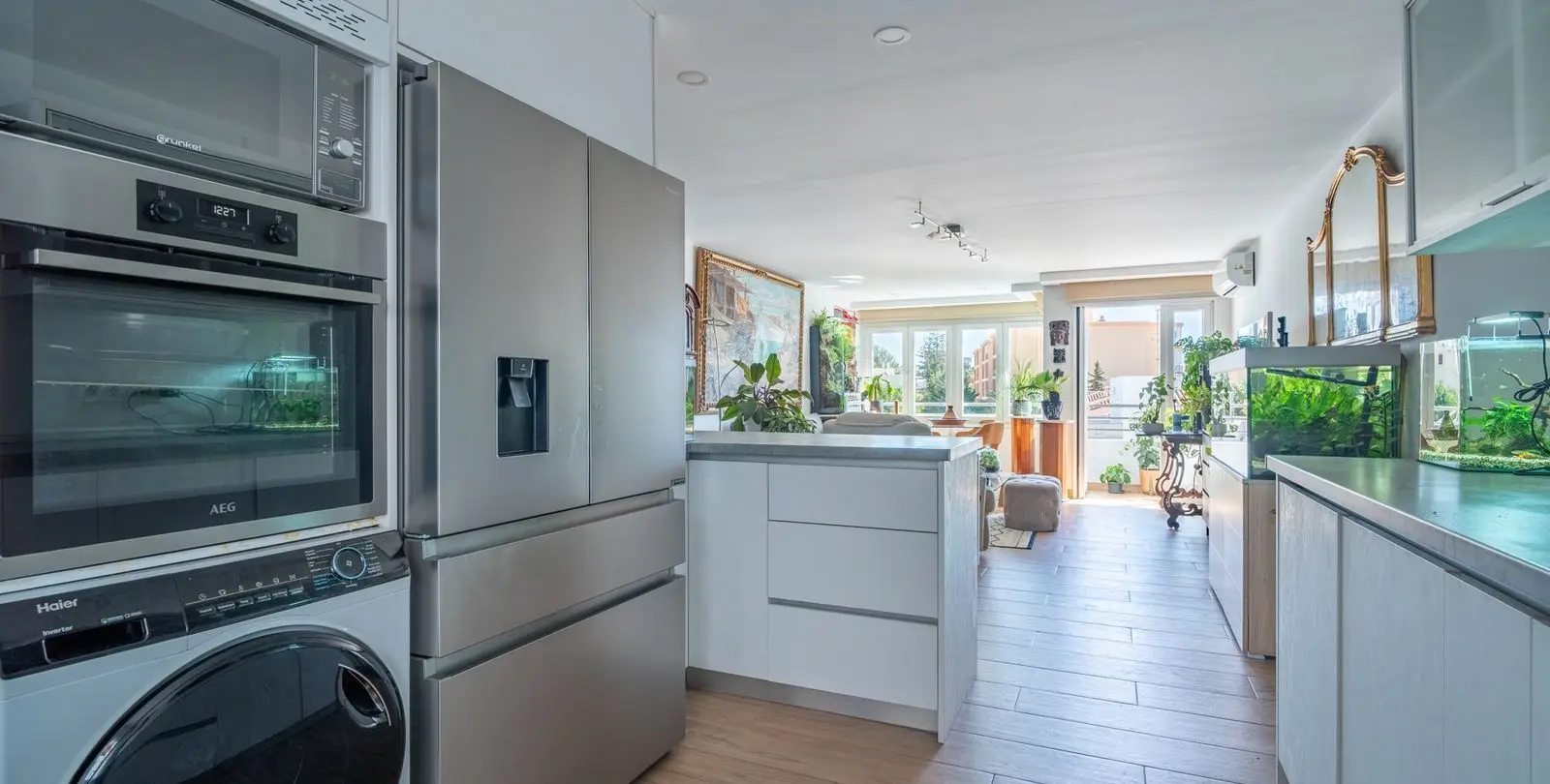 Sale of middle floor apartment in El Palo 6