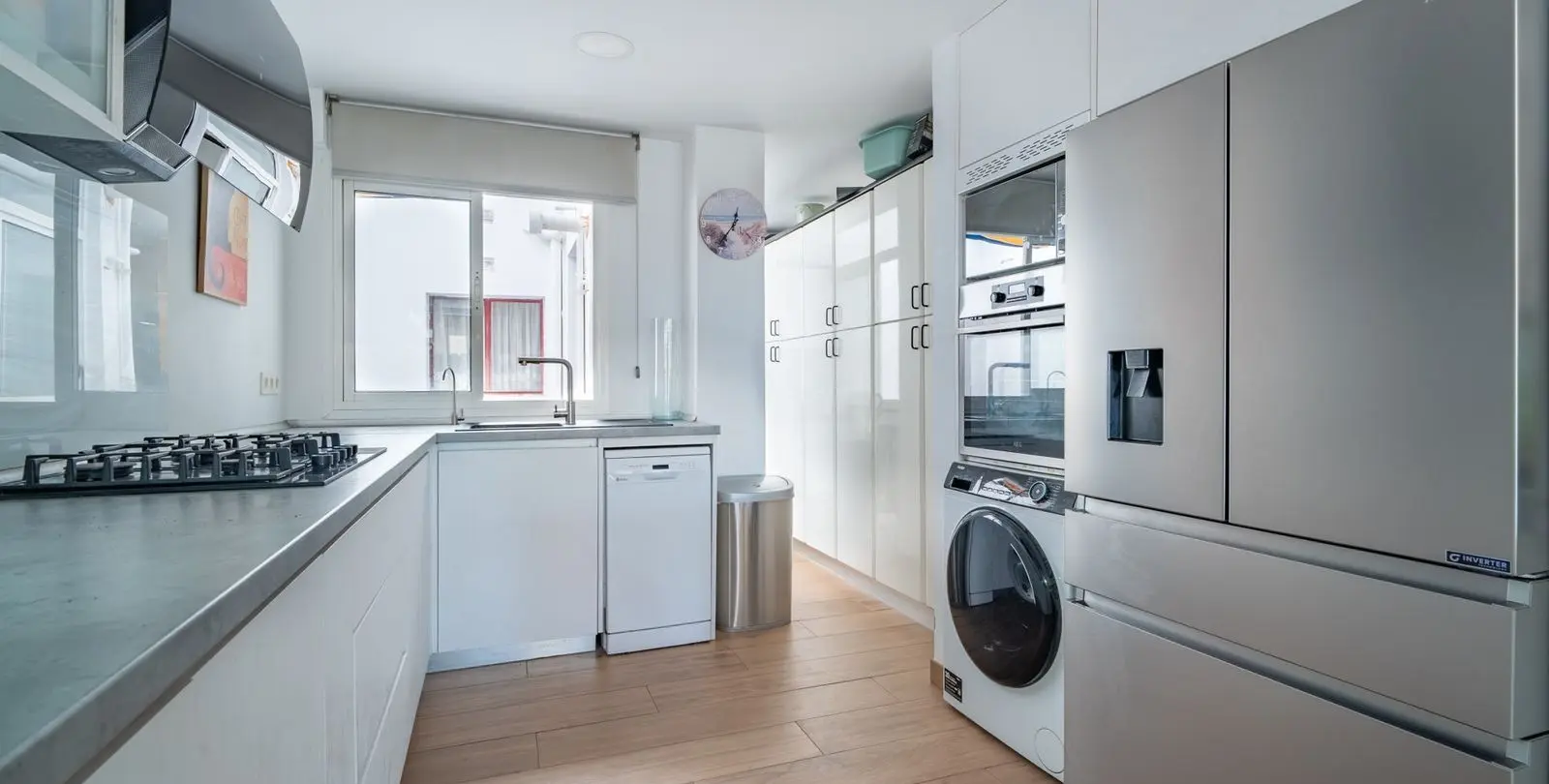 Sale of middle floor apartment in El Palo 8