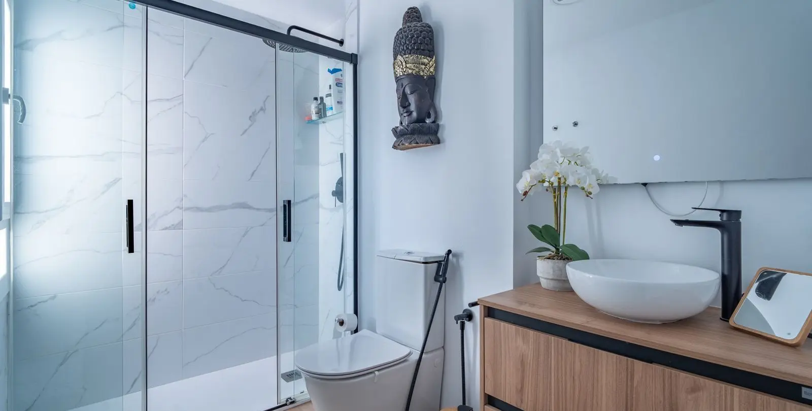 Sale of middle floor apartment in El Palo 11