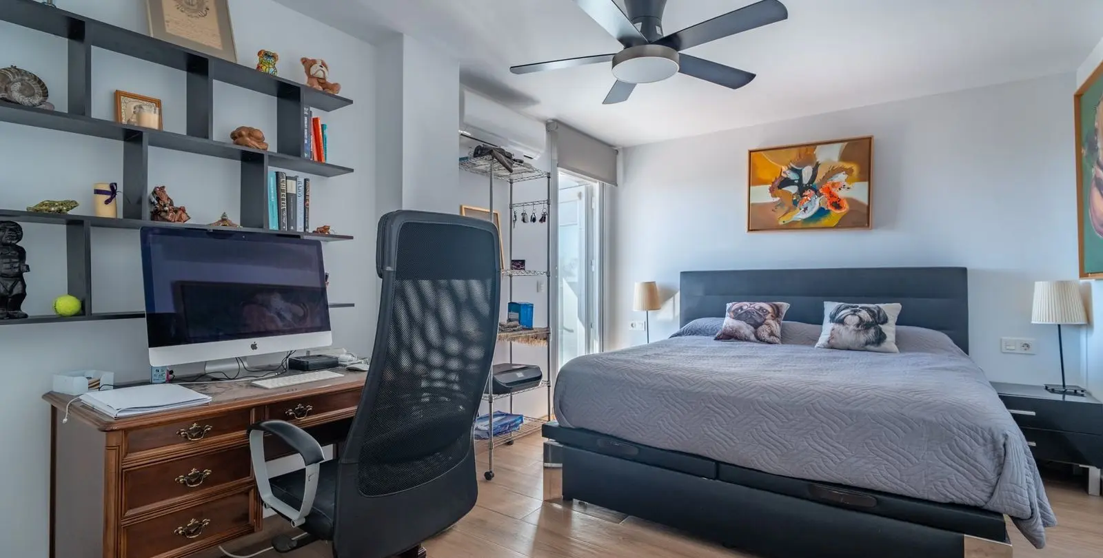 Sale of middle floor apartment in El Palo 12