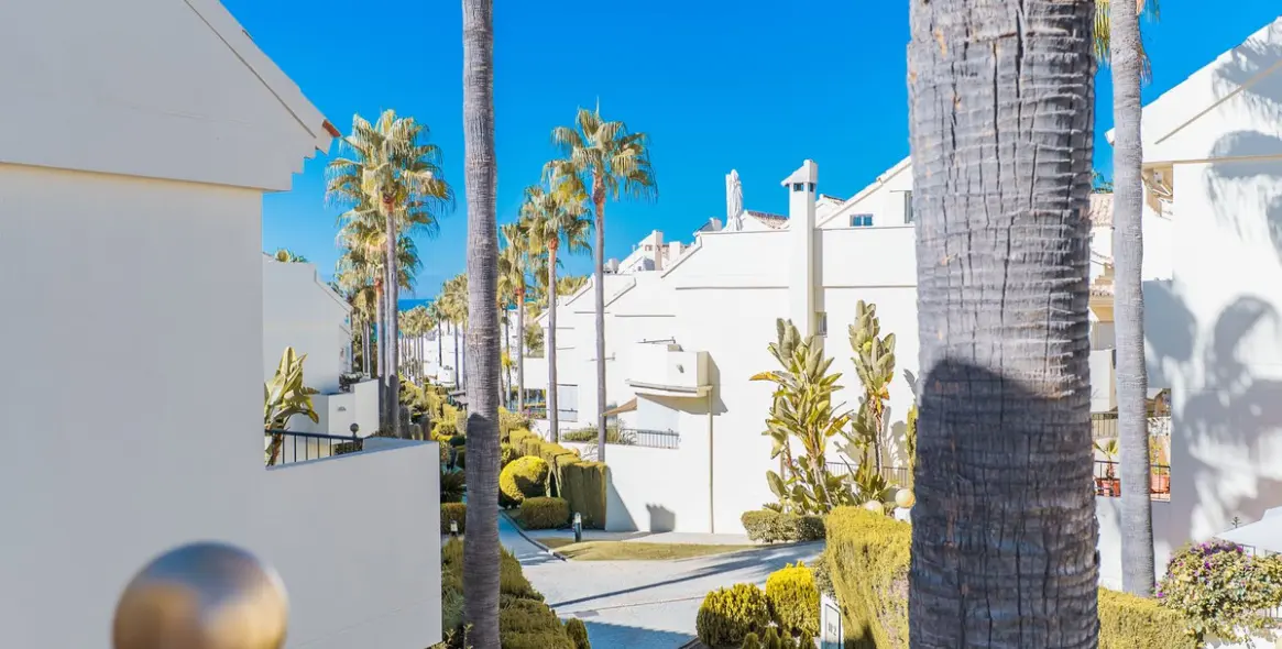 Sale of townhouse in El Rosario 22