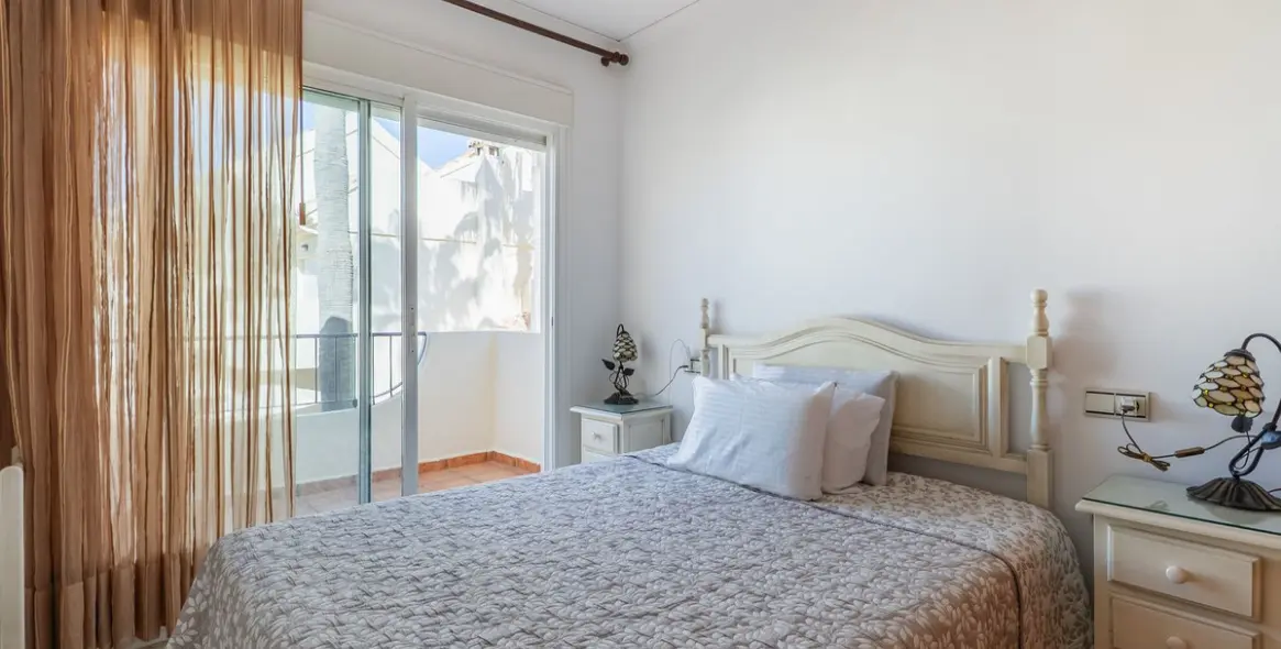 Sale of townhouse in El Rosario 23