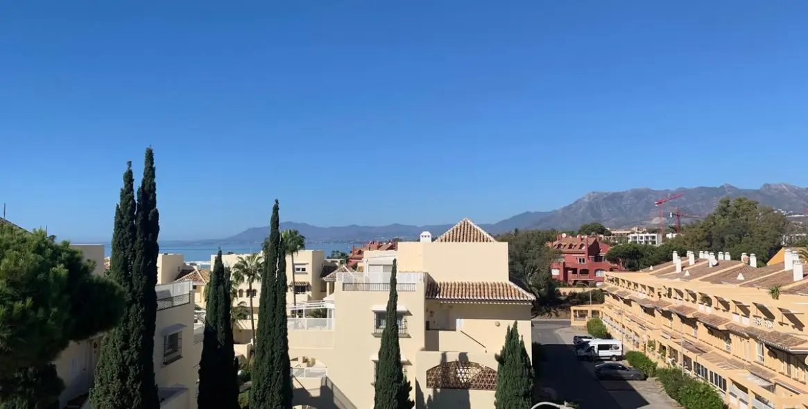 Продажа двухуровневого пентхауса в Elviria 4