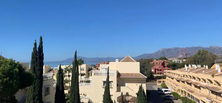 Продажа двухуровневого пентхауса в Elviria 3