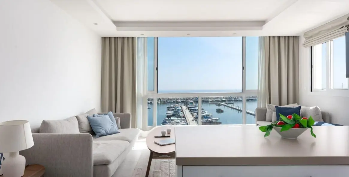Sale of penthouse in Puerto Banús 3