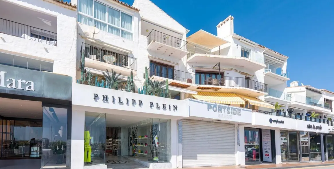 Sale of penthouse in Puerto Banús 5
