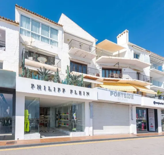 Sale of penthouse in Puerto Banús
