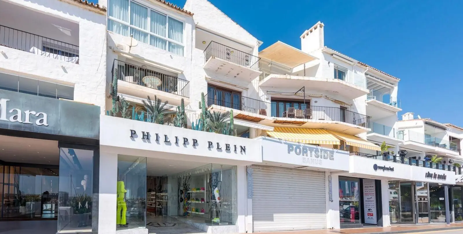 Sale of penthouse in Puerto Banús 5