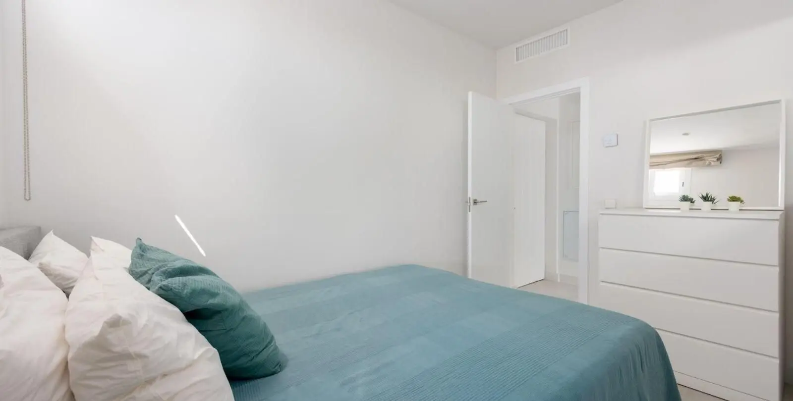 Sale of penthouse in Puerto Banús 10