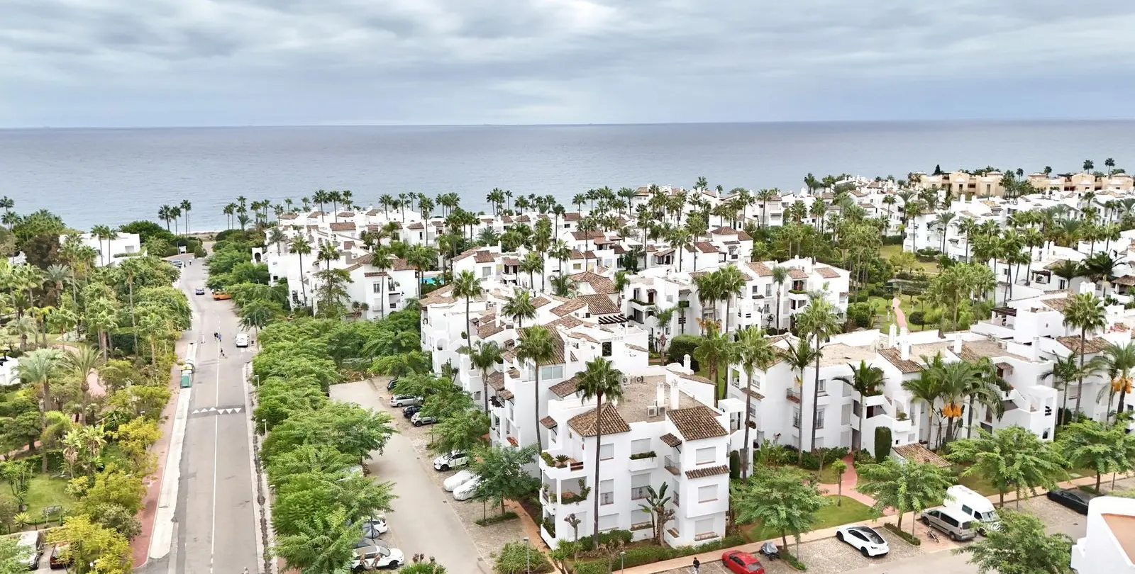 Sale of middle floor apartment in Costalita 1