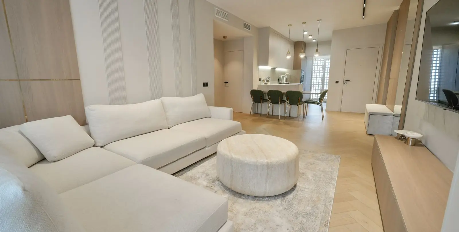 Sale of middle floor apartment in Costalita 2