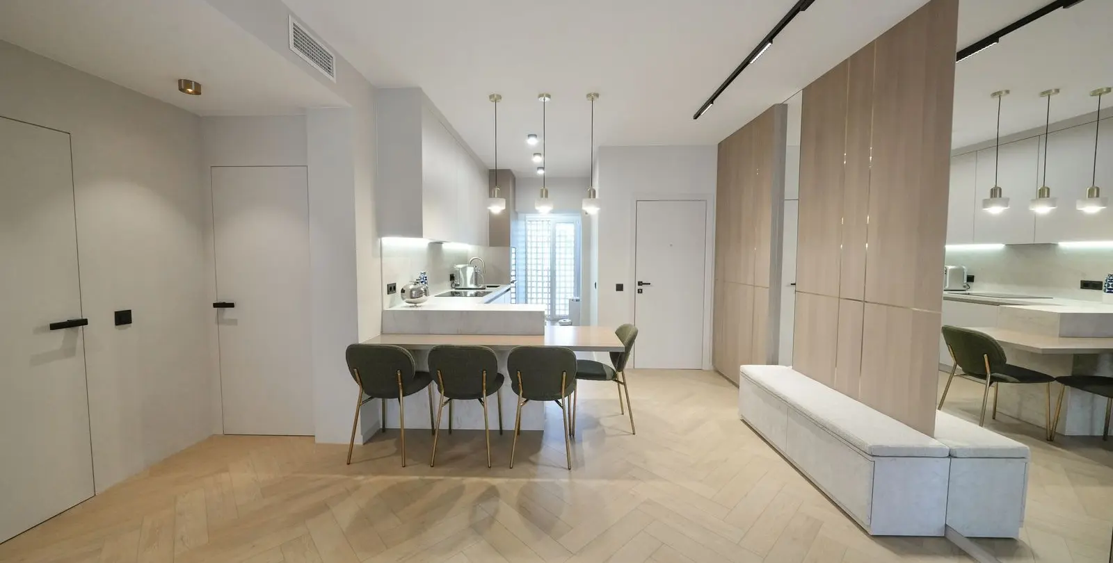 Sale of middle floor apartment in Costalita 4