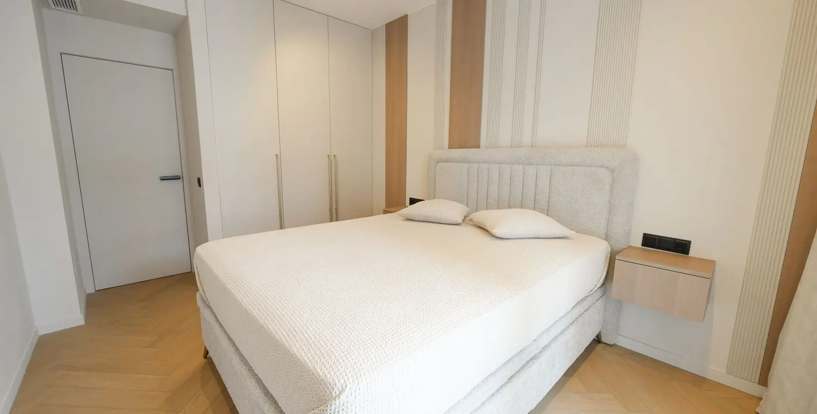 Sale of middle floor apartment in Costalita 10