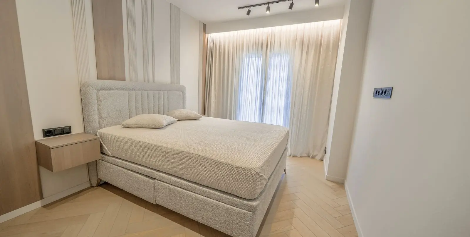 Sale of middle floor apartment in Costalita 14