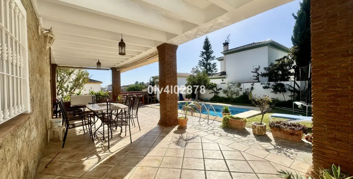 Продажа  отдельно стоящей виллы в Torremolinos 5