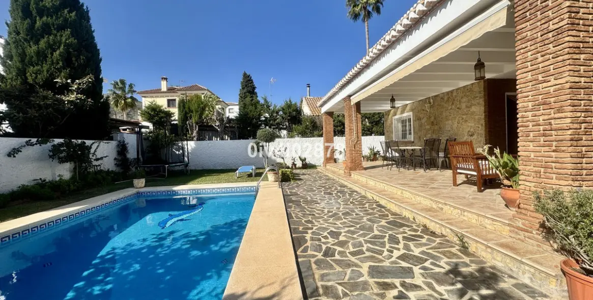 Продажа  отдельно стоящей виллы в Torremolinos 15