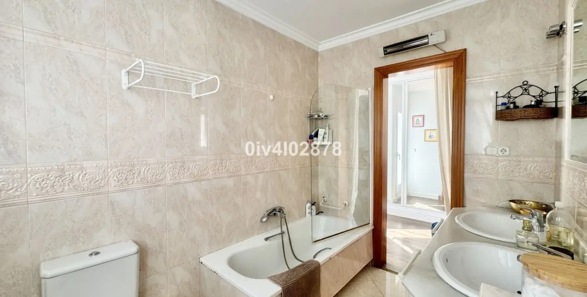 Sale of detached villa in Torremolinos 29