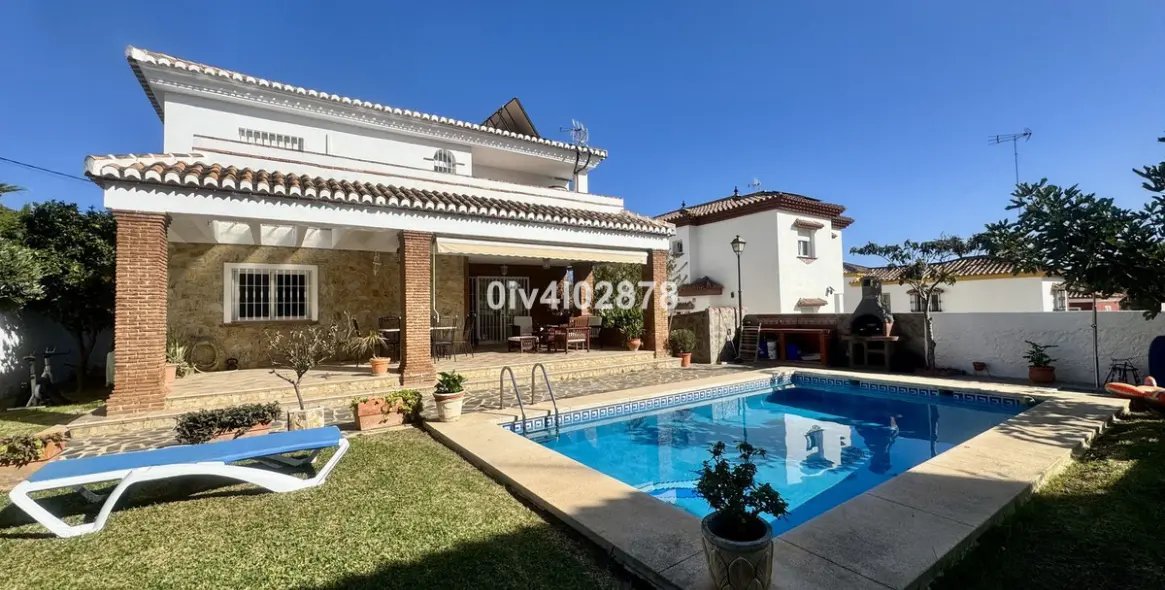 Sale of detached villa in Torremolinos 1