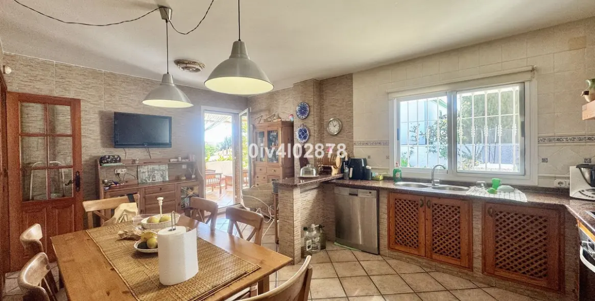 Sale of detached villa in Torremolinos 10