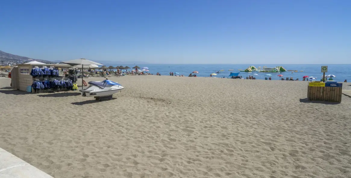 Продажа дома на две семьи в Fuengirola 76