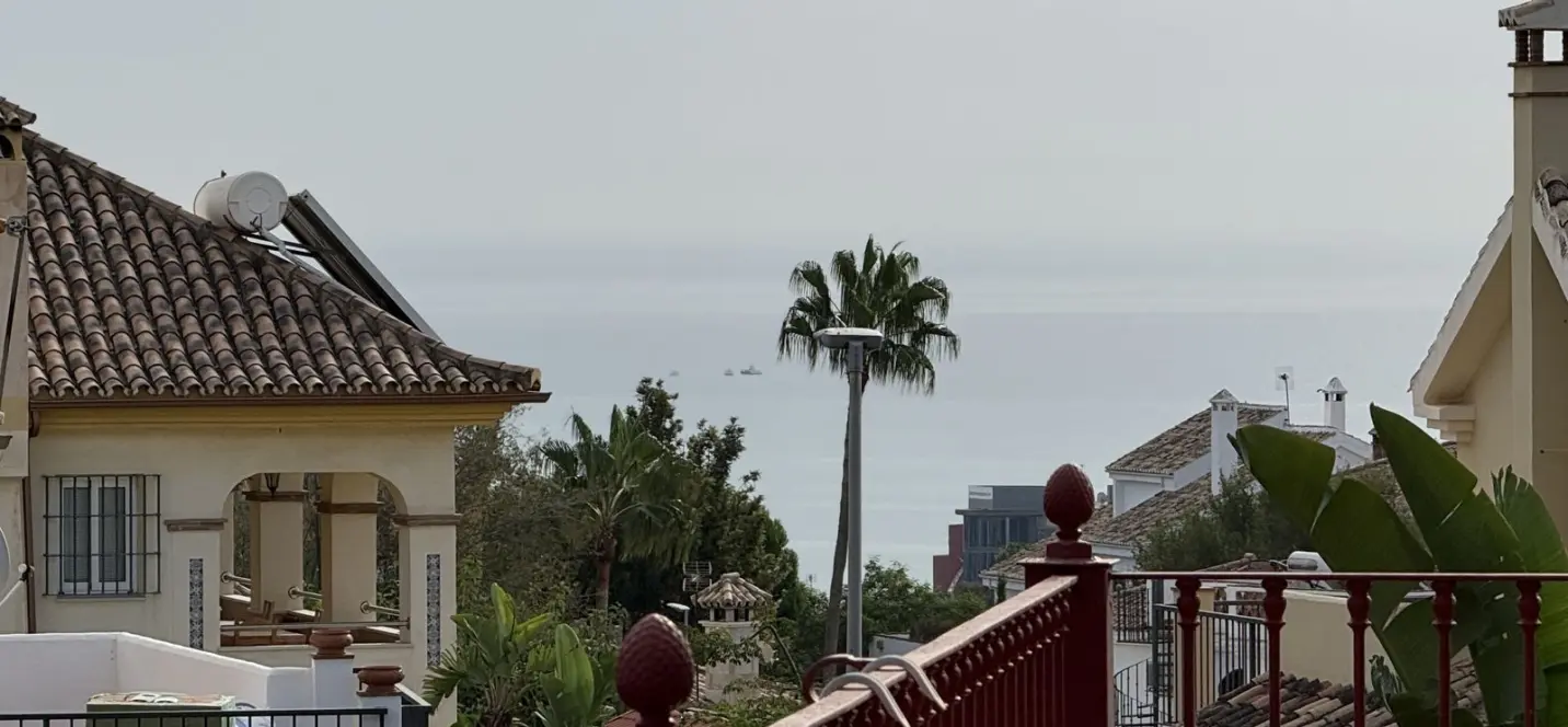 Продажа дома на две семьи в Benalmadena Costa 1