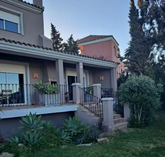 Продажа  отдельно стоящей виллы в Manilva