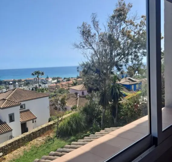 Продажа  отдельно стоящей виллы в Manilva