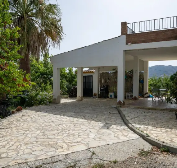 Detached villa R5156074