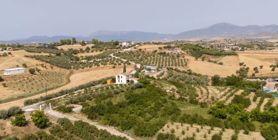 Продажа  отдельно стоящей виллы в Cártama 26