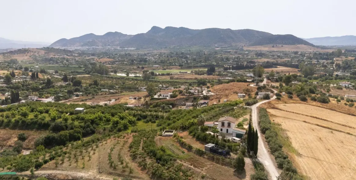 Продажа  отдельно стоящей виллы в Cártama 41