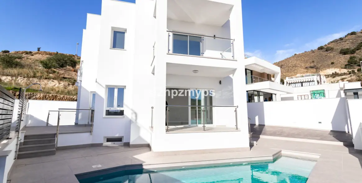 Sale of detached villa in Costa del Sol East 1