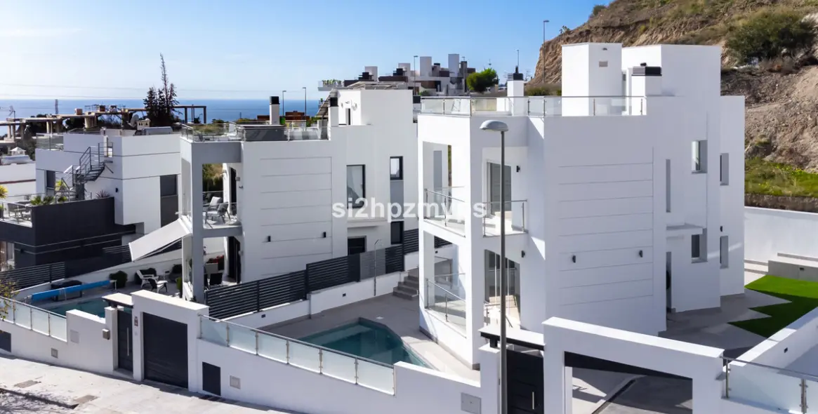 Sale of detached villa in Costa del Sol East 2