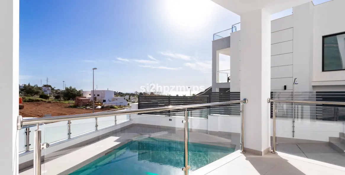 Sale of detached villa in Costa del Sol East 3