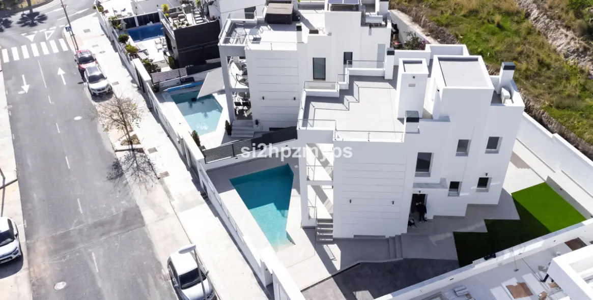 Sale of detached villa in Costa del Sol East 10