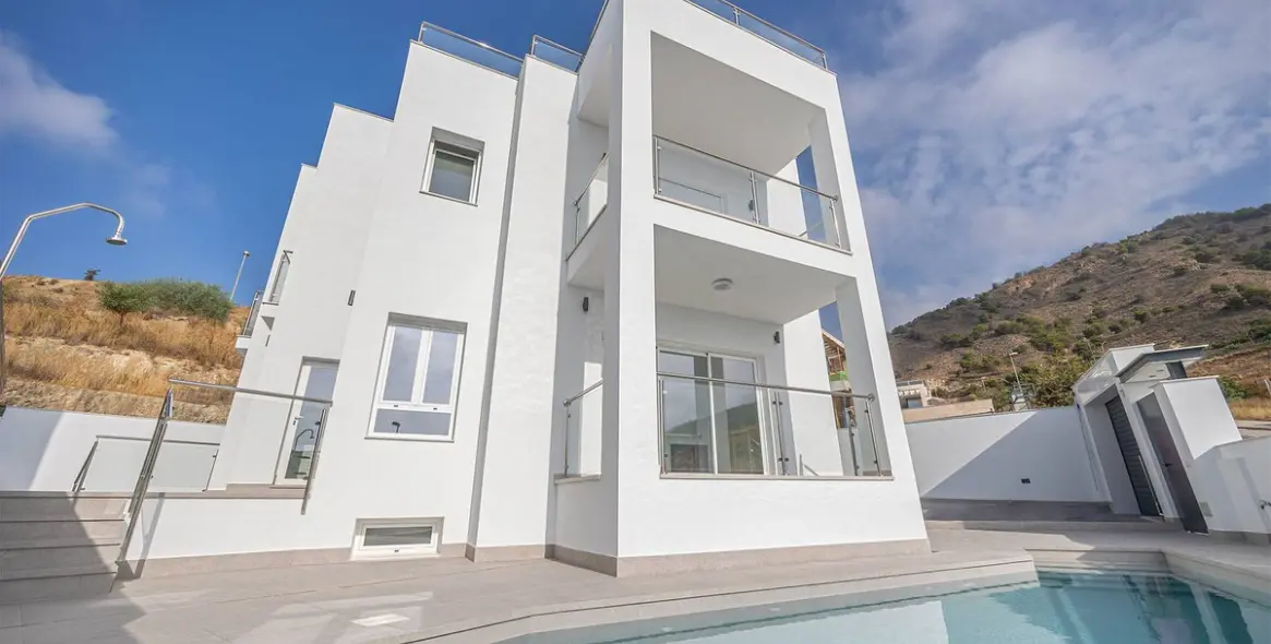 Sale of detached villa in Costa del Sol East 1