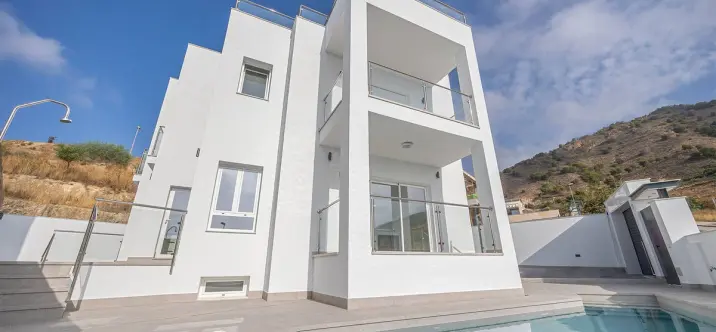 Detached villa R4851436 0