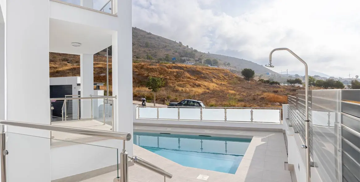 Sale of detached villa in Costa del Sol East 9