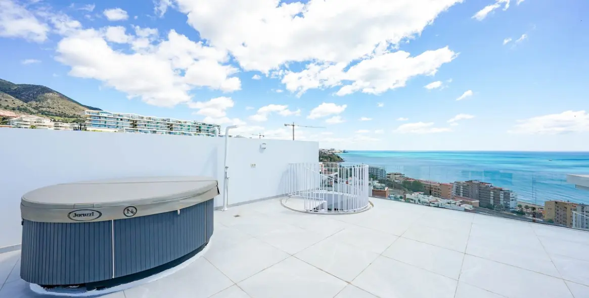 Sale of penthouse duplex in Fuengirola 28