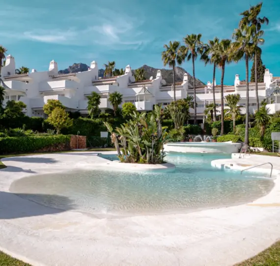 Таунхаус R5018857