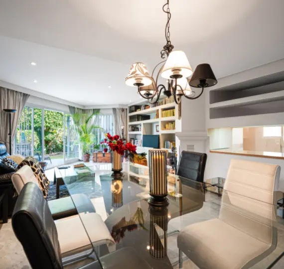 Таунхаус R5018857