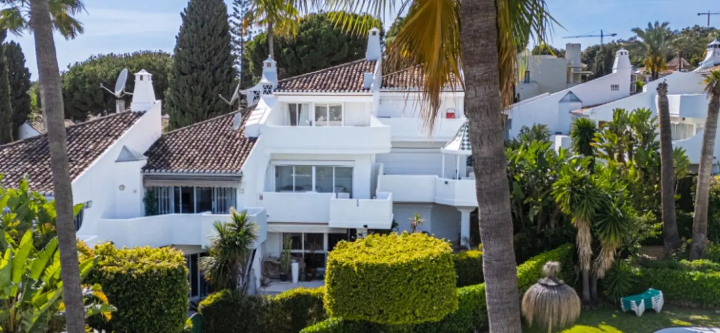 Sale of townhouse in Sierra Blanca 0