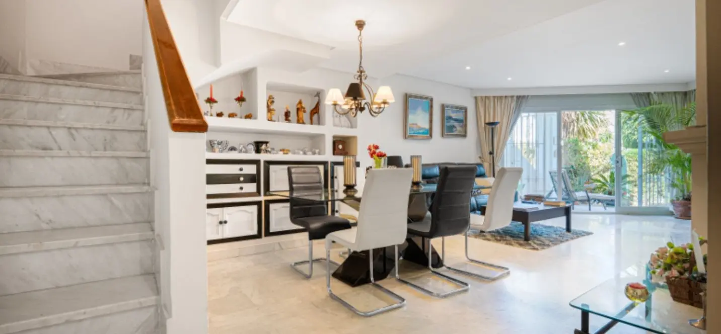 Sale of townhouse in Sierra Blanca 1