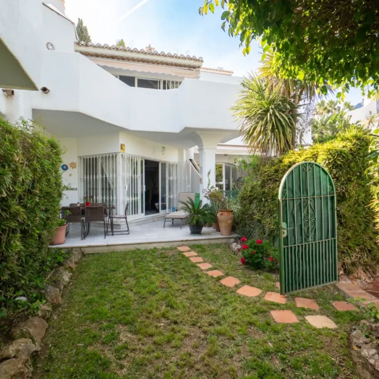Sale of townhouse in Sierra Blanca