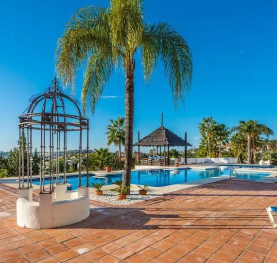 Sale of ground floor apartment in Nueva Andalucía