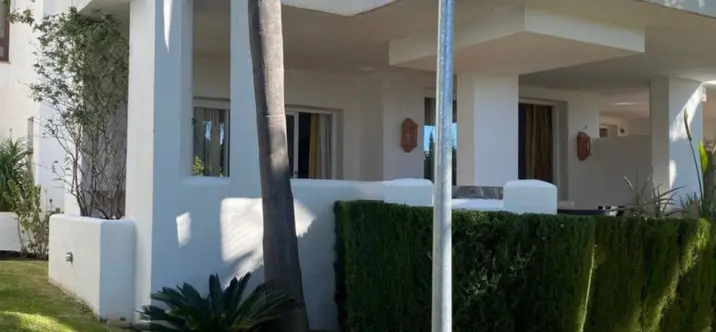 Sale of ground floor apartment in Nueva Andalucía 2